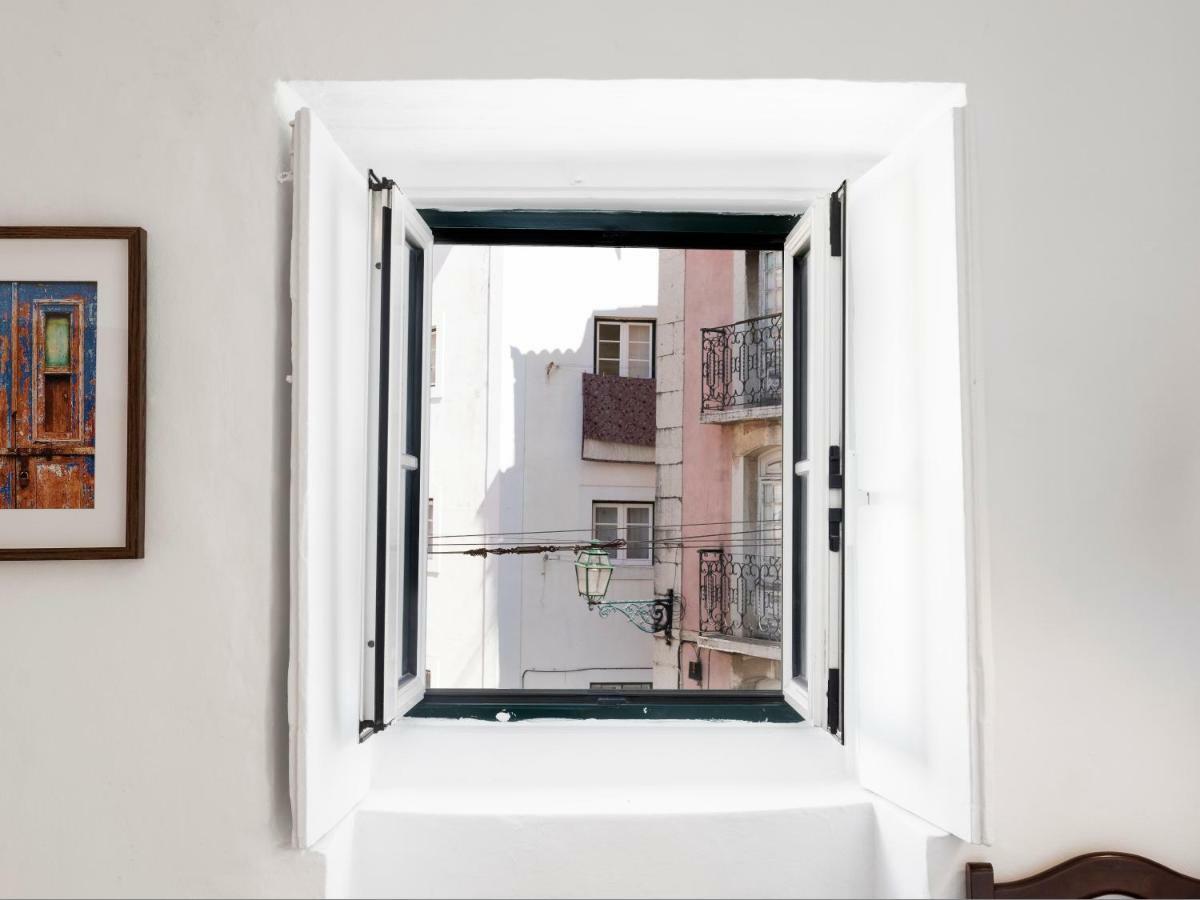 Lisbon Alfama Street View Lägenhet Exteriör bild